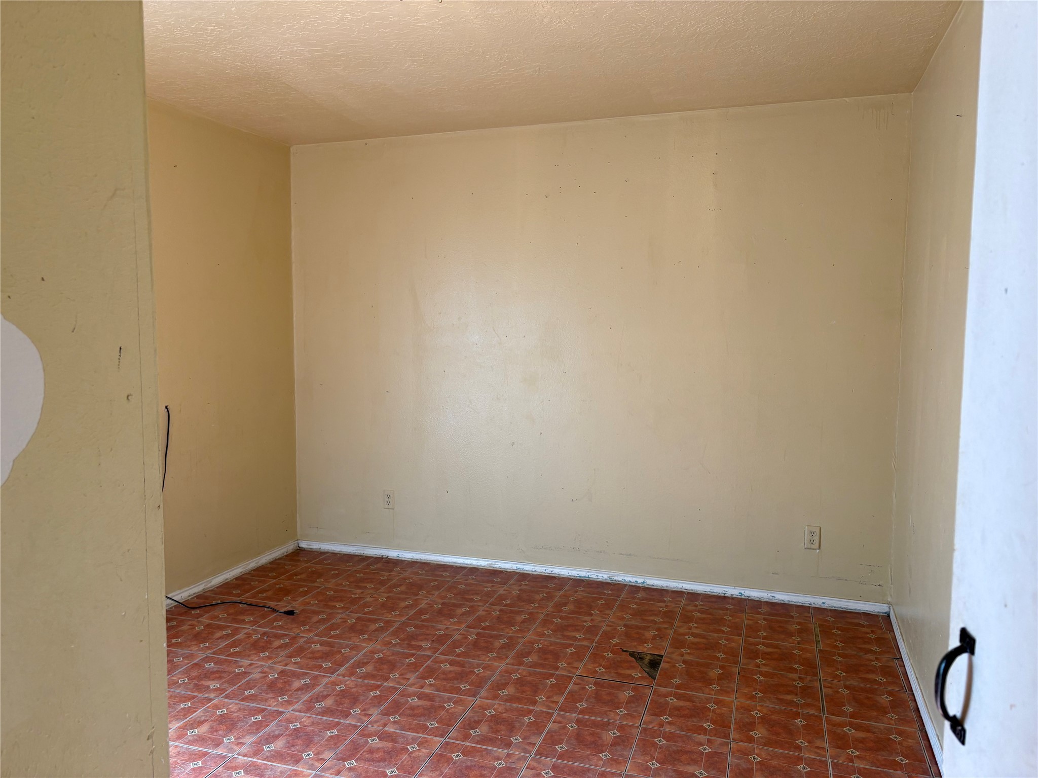 2131 Campbell Road Houston, TX 77080 - Photo 23 of 39 a view of a room