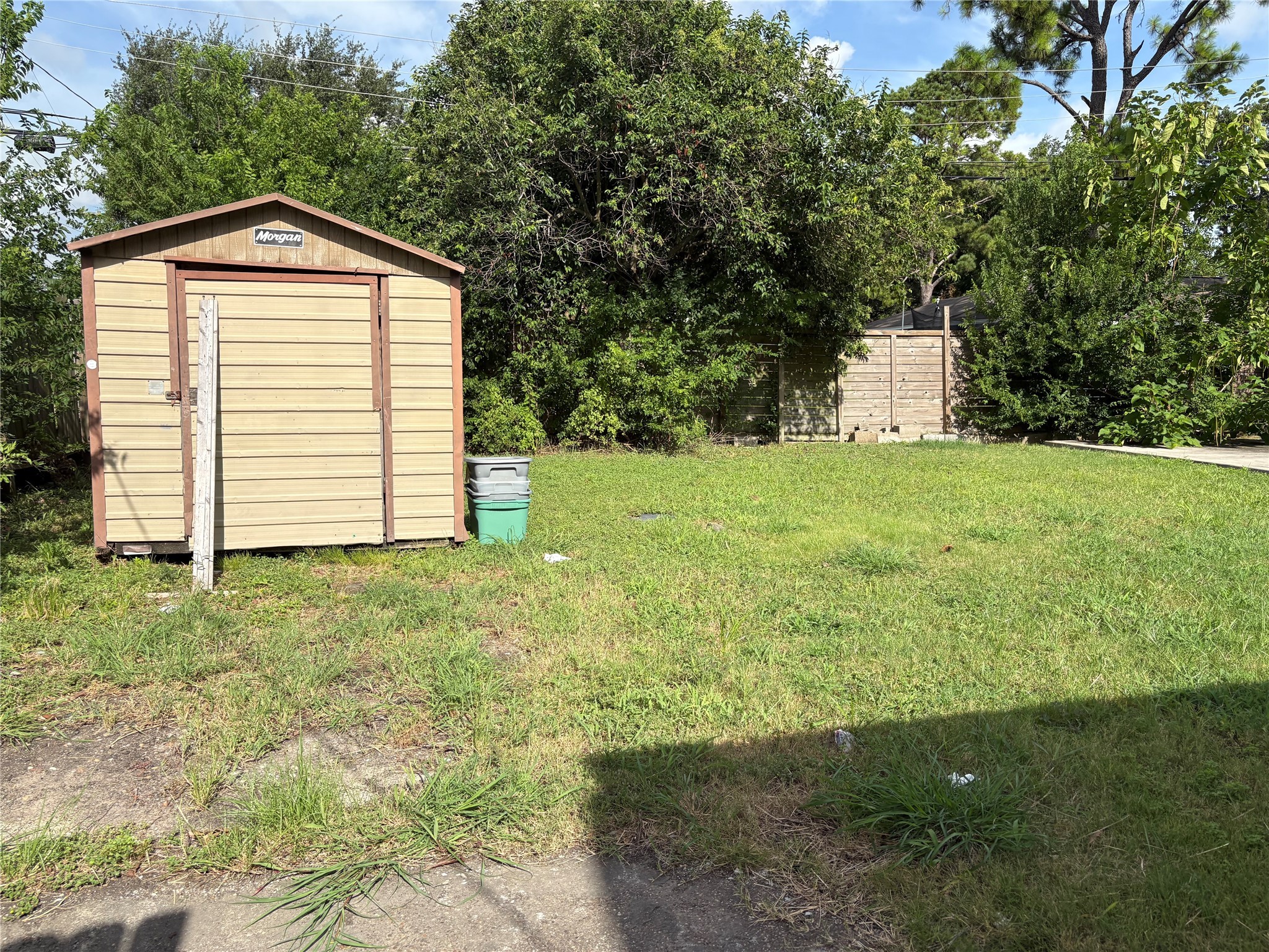 2131 Campbell Road Houston, TX 77080 - Photo 35 of 39 a front view of a house with a yard