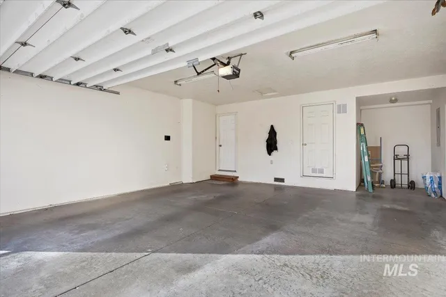 $669,000 | 549 South 100 East, Jerome, ID 83338