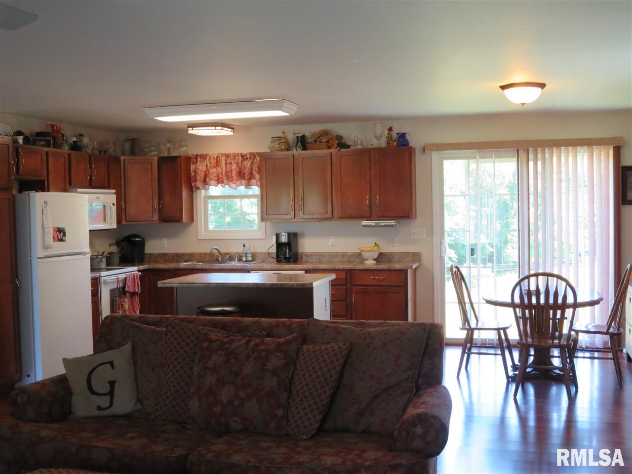 10219 West Riekena Road Mapleton, IL 61547 - Photo 8 of 32