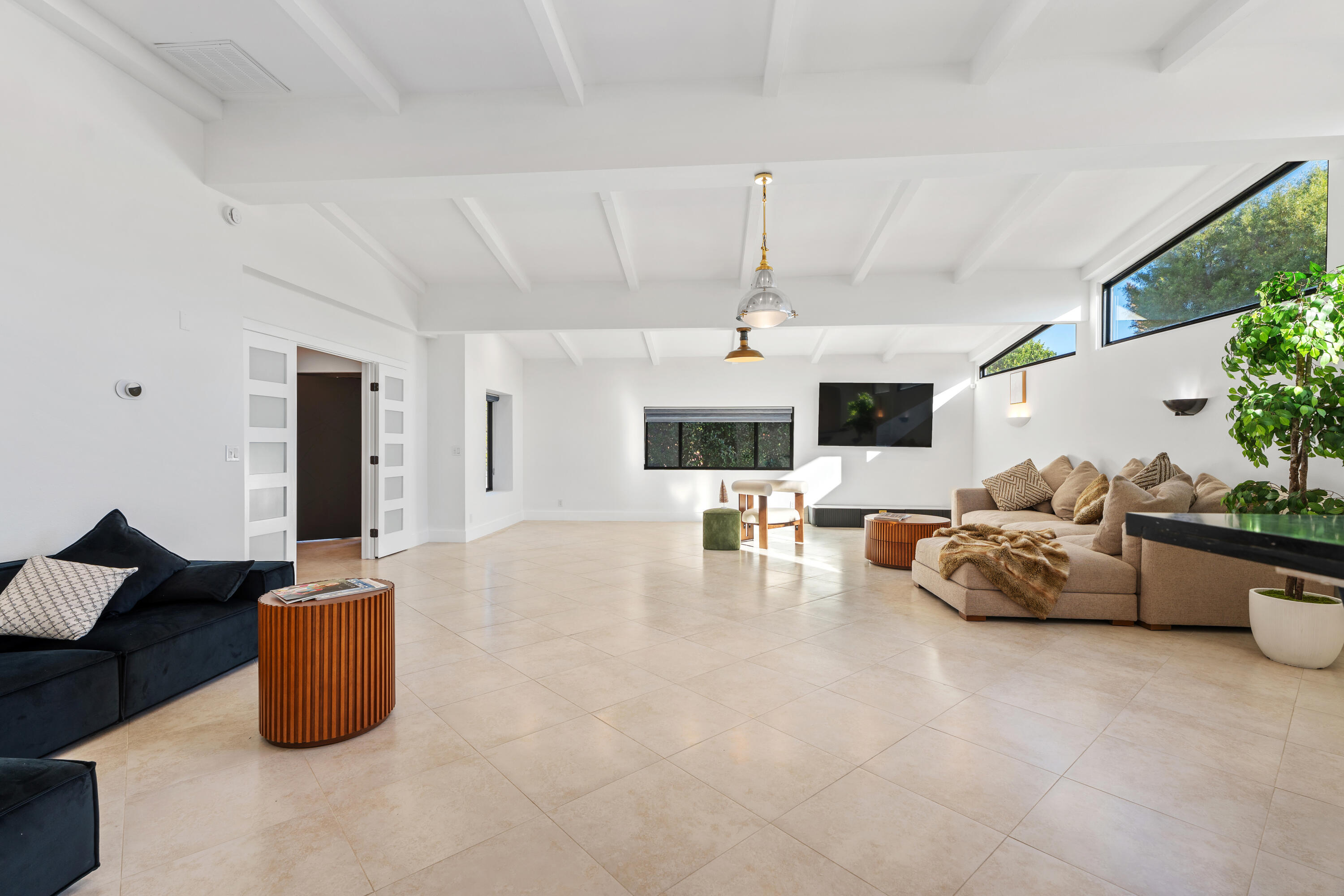 72114 Follansbee Road Rancho Mirage, CA 92270 - Photo 12 of 58 a living room with furniture and flat screen tv