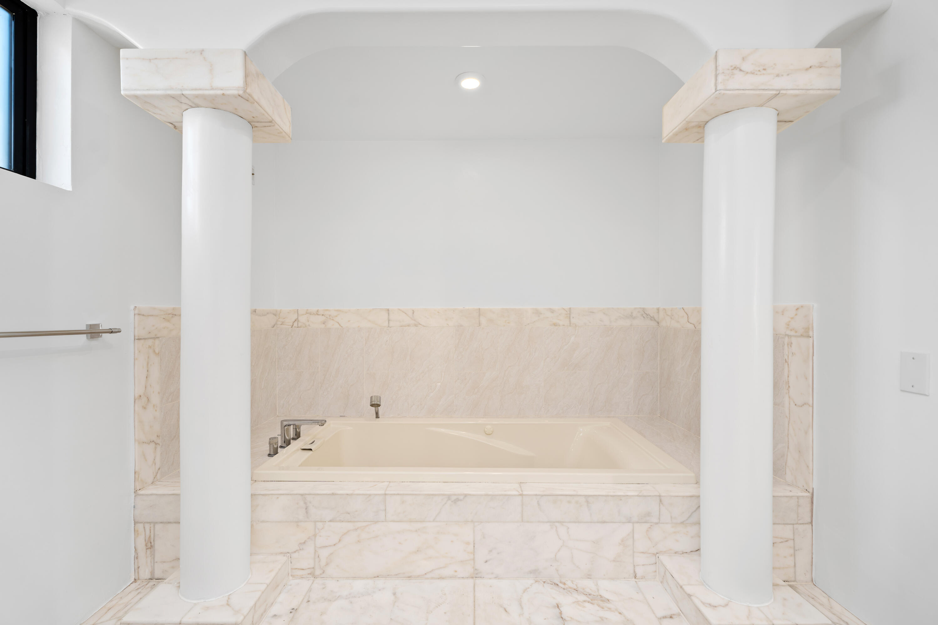 72114 Follansbee Road Rancho Mirage, CA 92270 - Photo 48 of 58 a spacious bathroom with a bathtub and shower