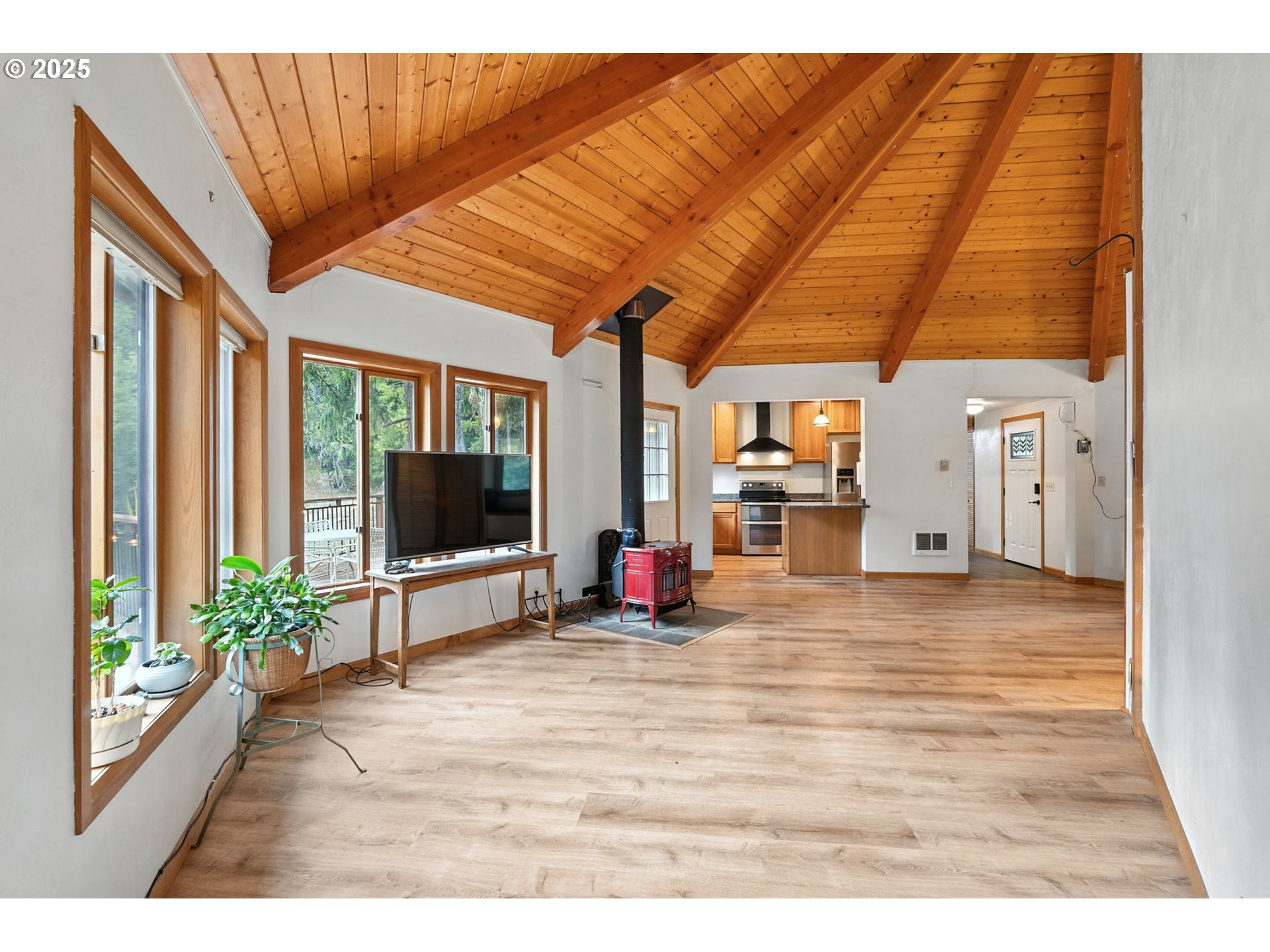 29051 Fox Hollow Road Eugene, OR 97405 - Photo 12 of 39