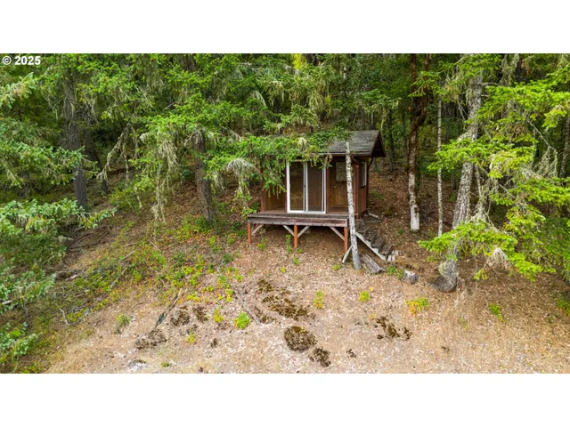 $699,000 | 29051 Fox Hollow Road, Eugene, OR 97405