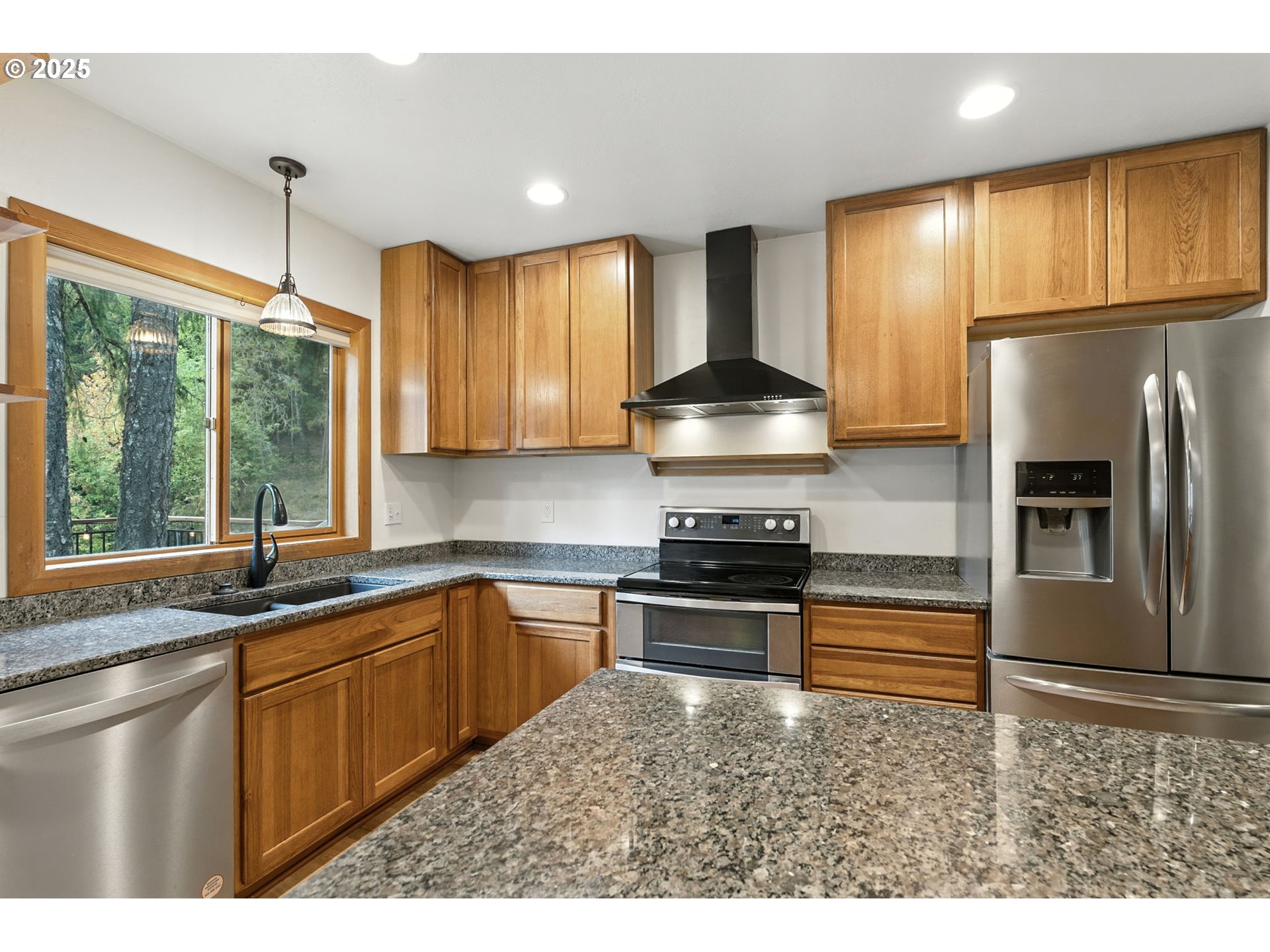 29051 Fox Hollow Road Eugene, OR 97405 - Photo 6 of 39