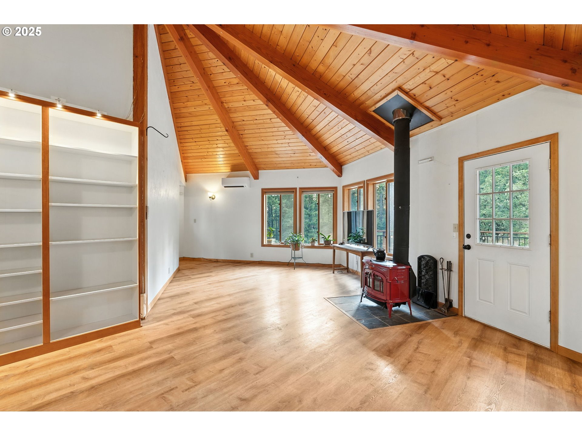 29051 Fox Hollow Road Eugene, OR 97405 - Photo 10 of 39