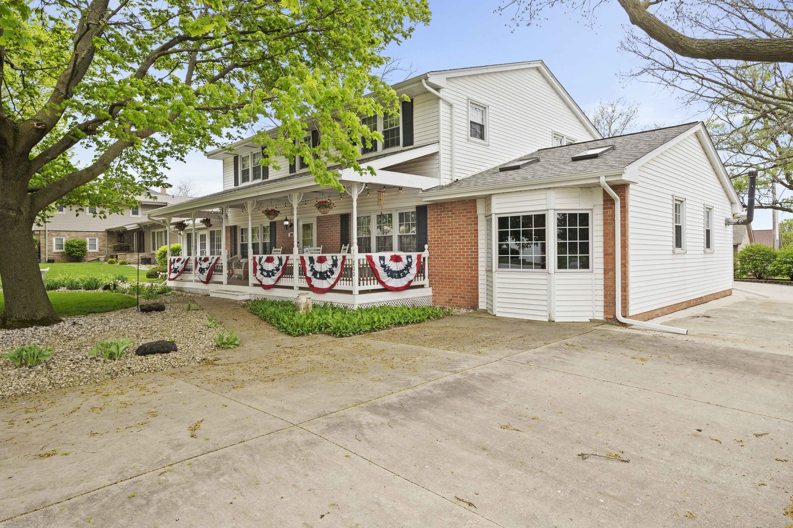 200 South Rathje Road Peotone, IL 60468 - Photo 39 of 39 front view of a house with a yard