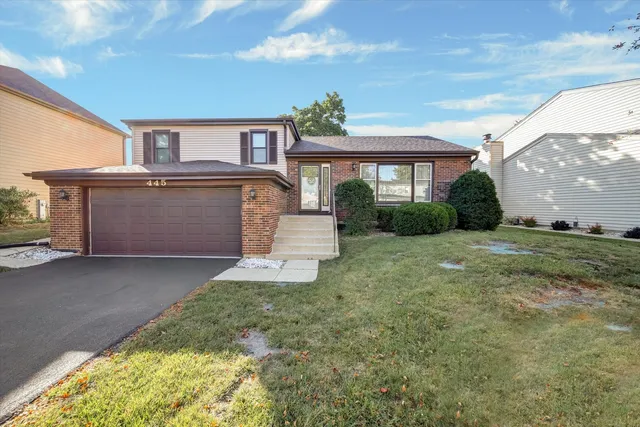 $370,000 | 445 Fordham Place, Roselle, IL 60172