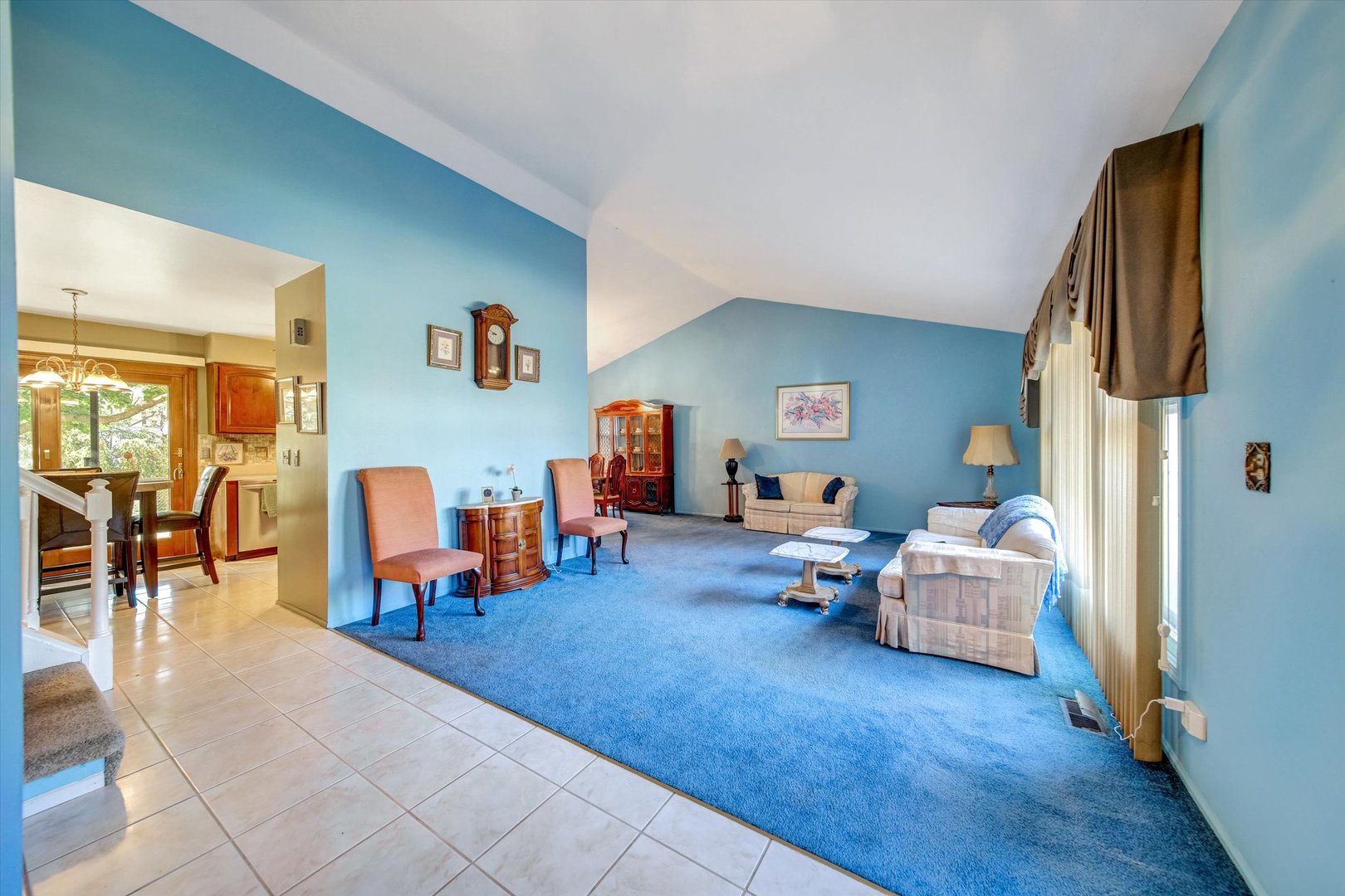 445 Fordham Place Roselle, IL 60172 - Photo 3 of 22