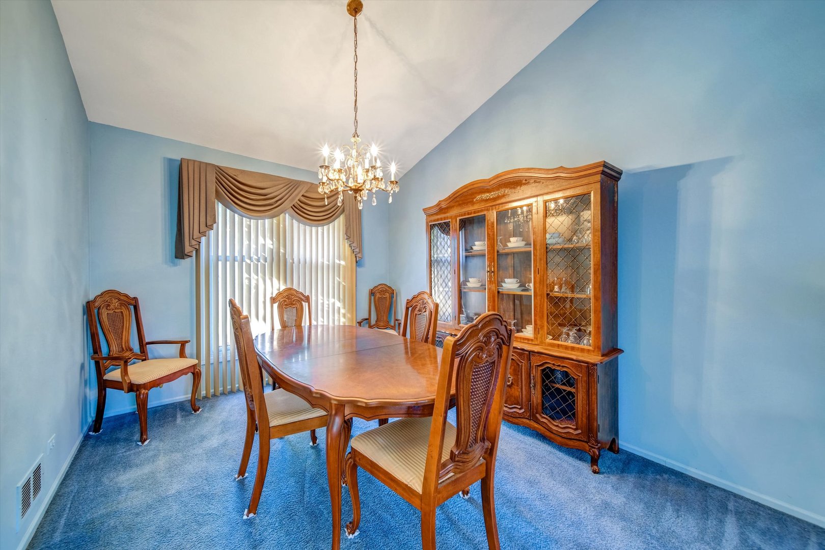 445 Fordham Place Roselle, IL 60172 - Photo 5 of 22