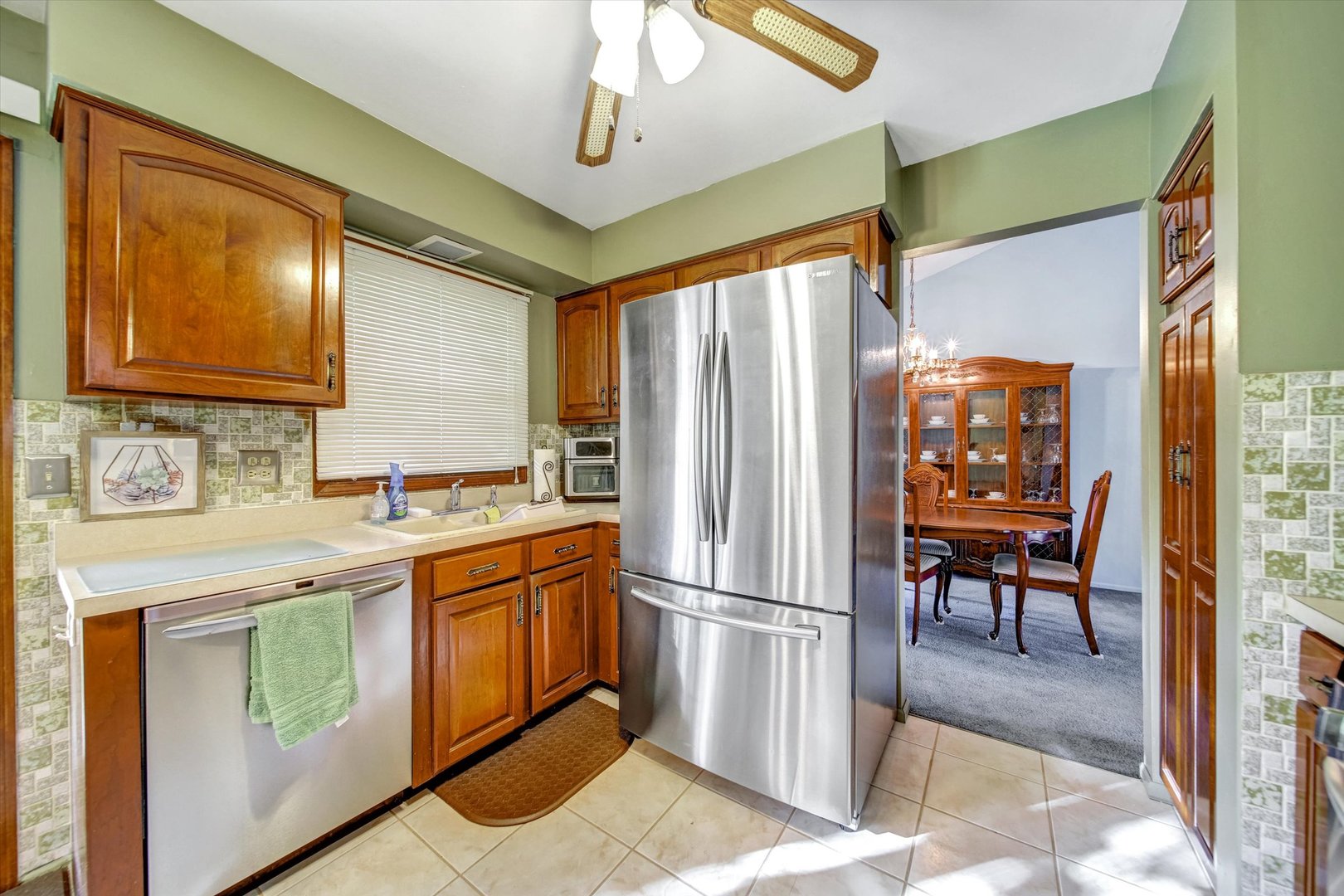 445 Fordham Place Roselle, IL 60172 - Photo 7 of 22