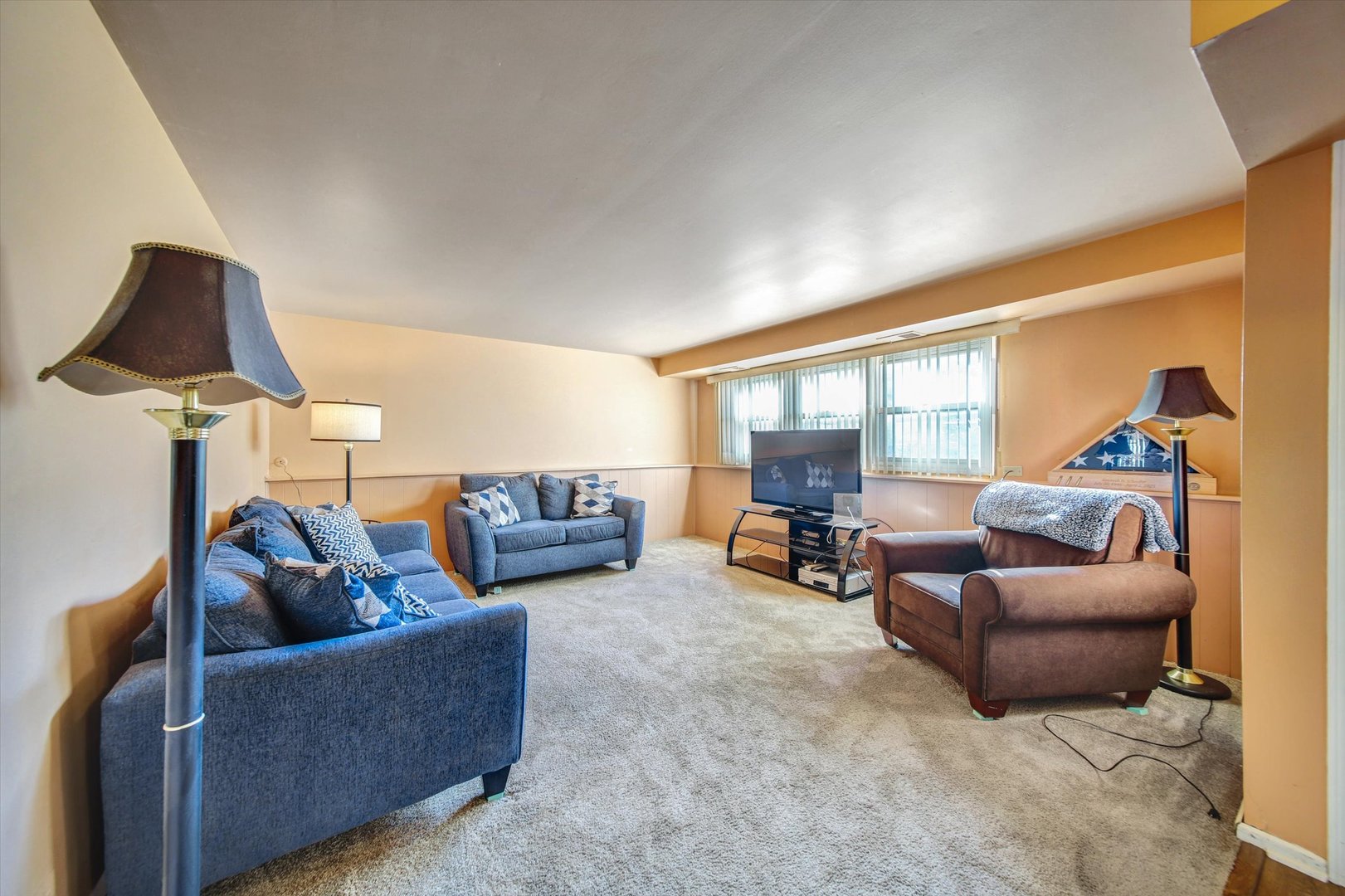 445 Fordham Place Roselle, IL 60172 - Photo 9 of 22