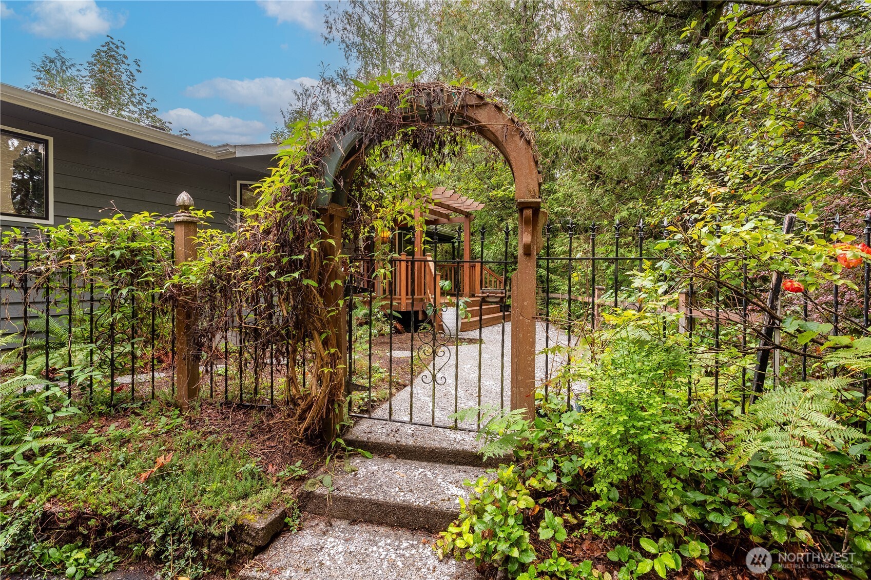 42520 Highway 2 Gold Bar, WA 98251 - Photo 2 of 40