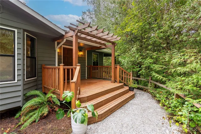 $750,000 | 42520 Highway 2, Gold Bar, WA 98251