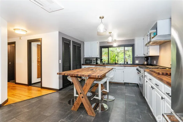 $750,000 | 42520 Highway 2, Gold Bar, WA 98251