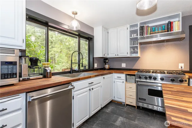 $750,000 | 42520 Highway 2, Gold Bar, WA 98251