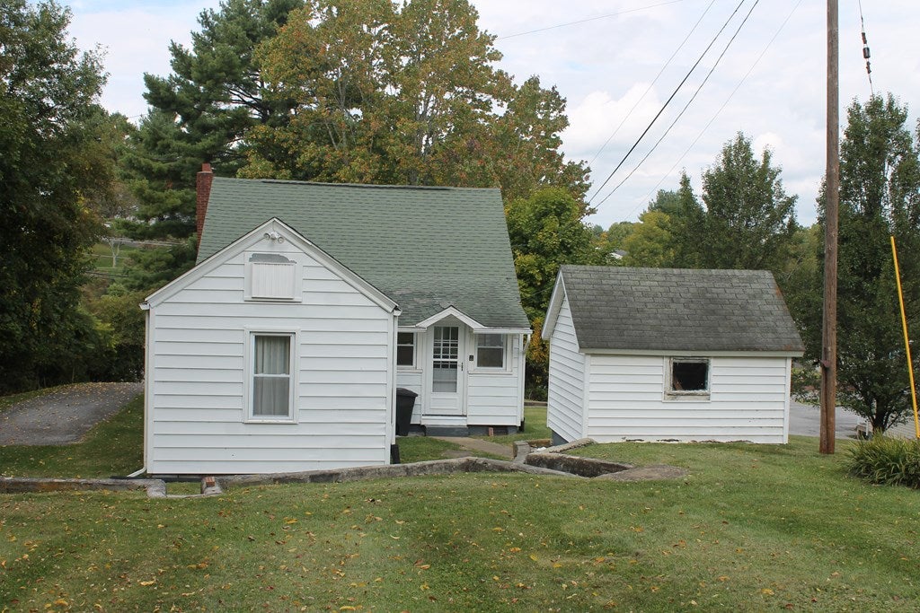 655 Glendale Road Galax, VA 24333 - Photo 10 of 45 Gallery Image 10