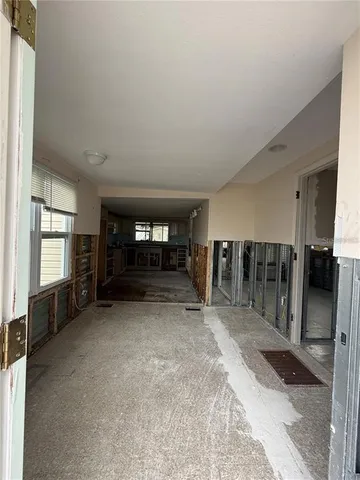 a view of livingroom with furniture