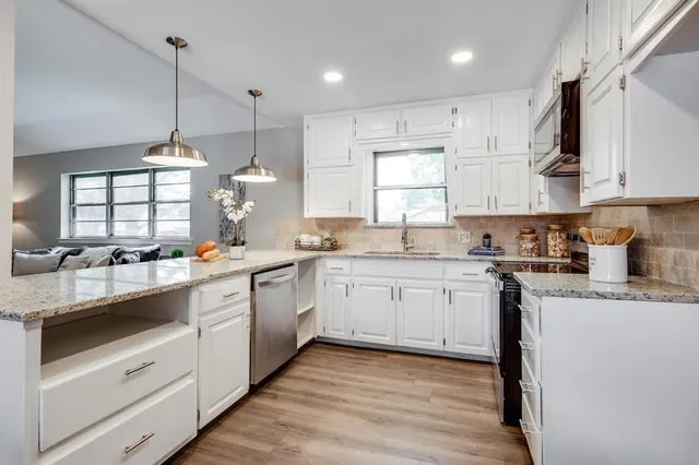 $2,775 | 724 Toni Drive, Hurst, TX 76054