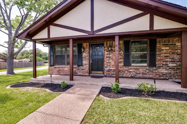 $2,775 | 724 Toni Drive, Hurst, TX 76054