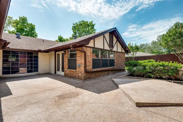 $2,775 | 724 Toni Drive, Hurst, TX 76054