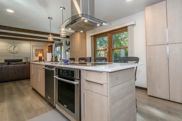 $459,000 | 10 Cherrywood Court, Wind Point, WI 53402