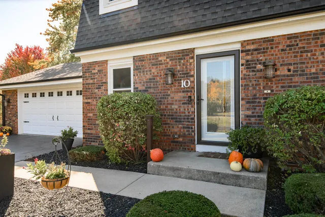 $459,000 | 10 Cherrywood Court, Wind Point, WI 53402