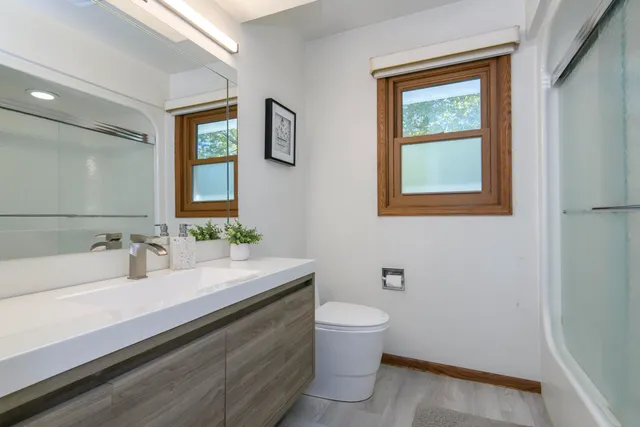 $459,000 | 10 Cherrywood Court, Wind Point, WI 53402