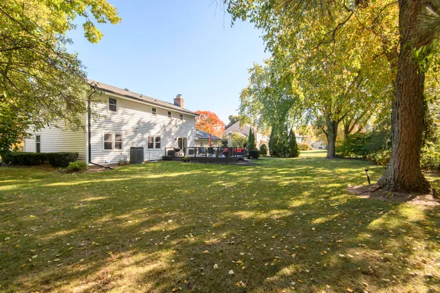 $459,000 | 10 Cherrywood Court, Wind Point, WI 53402