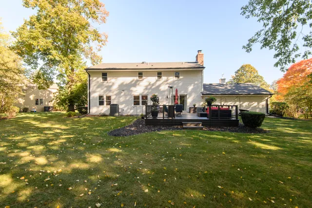 $459,000 | 10 Cherrywood Court, Wind Point, WI 53402