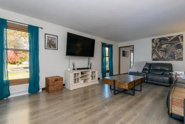 $459,000 | 10 Cherrywood Court, Wind Point, WI 53402