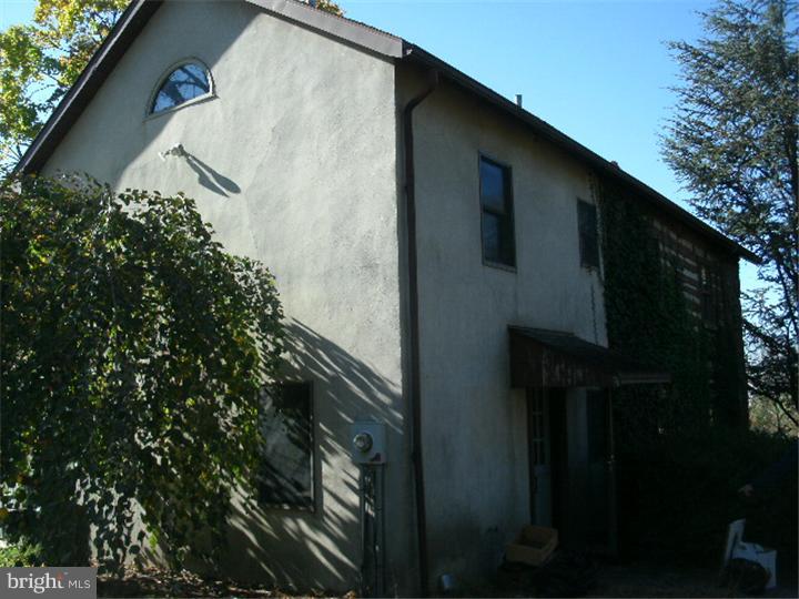 2425 Cut Off Road Coopersburg, PA 18036 - Photo 3 of 19 Gallery Image 3