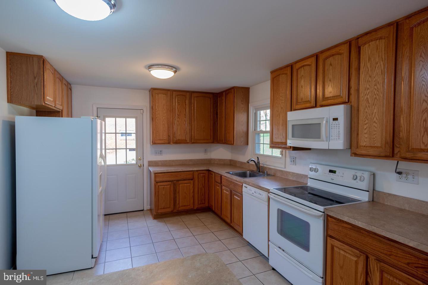 12517 Waldo Lane Silver Spring, MD 20904 - Photo 7 of 13 Kitchen