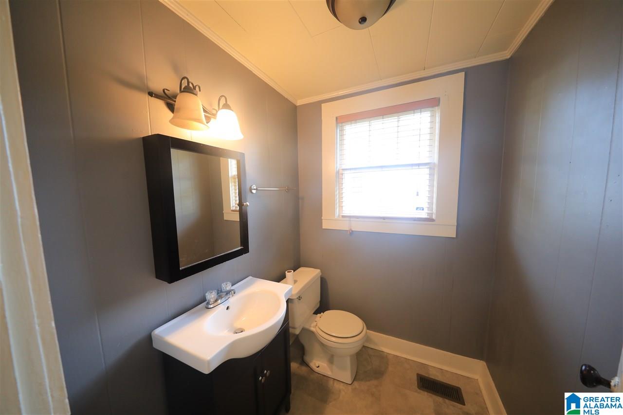 311 Elm Street Oneonta, AL 35121 - Photo 9 of 16