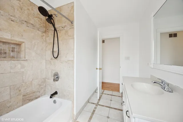 $3,300 | 8152 Mayfield Avenue, Burbank, IL 60459