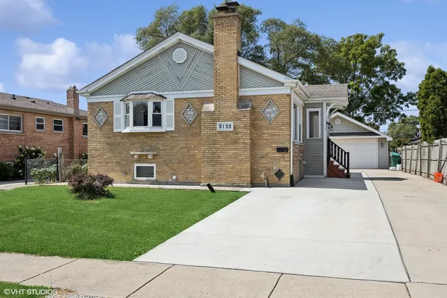 $3,300 | 8152 Mayfield Avenue, Burbank, IL 60459