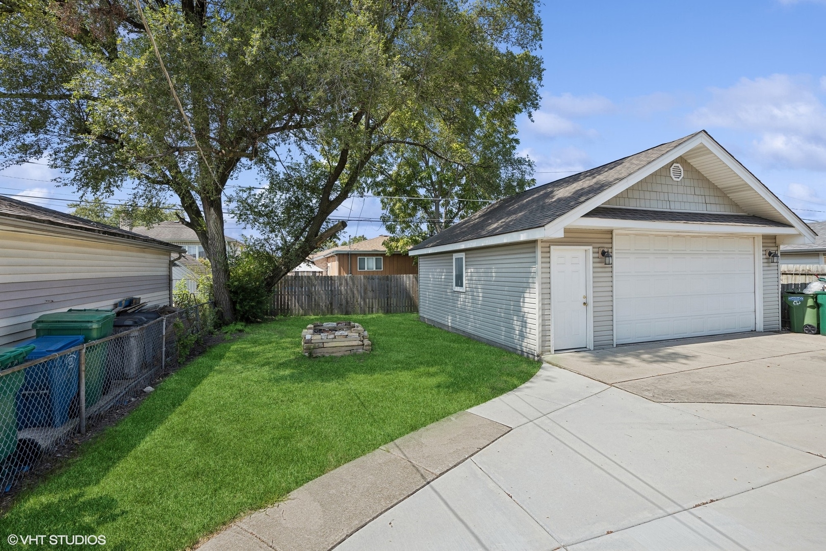 8152 Mayfield Avenue Burbank, IL 60459 - Photo 24 of 27 a view of a back yard of the house