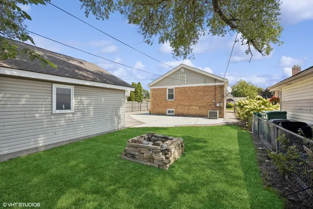 $3,300 | 8152 Mayfield Avenue, Burbank, IL 60459