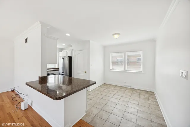 $3,300 | 8152 Mayfield Avenue, Burbank, IL 60459