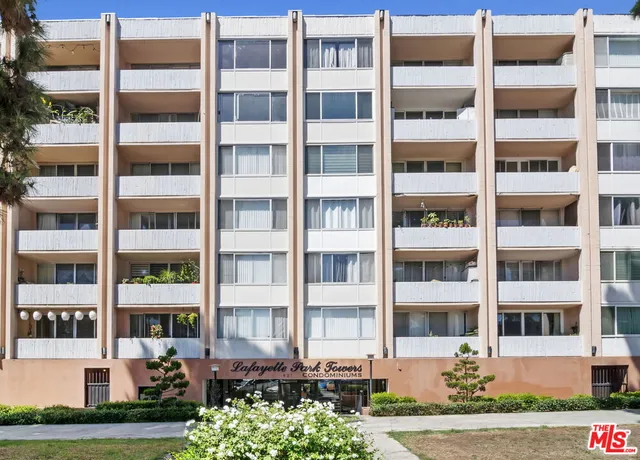 $450,000 | 421 South Lafayette Park Place, Unit 702, Los Angeles, CA 90057