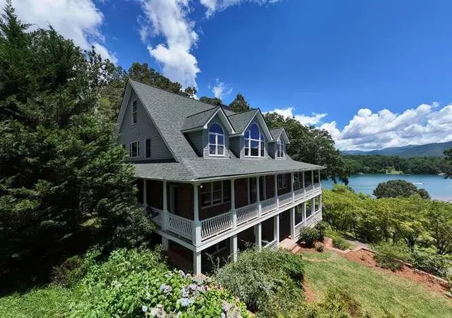 $1,290,000 | 29 Caboose Lane, Hayesville, NC 28904