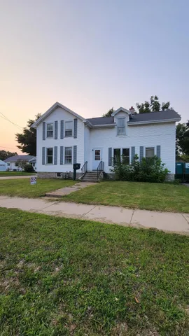 $154,900 | 356 West 11th Avenue, Oshkosh, WI 54902