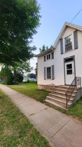 $154,900 | 356 West 11th Avenue, Oshkosh, WI 54902