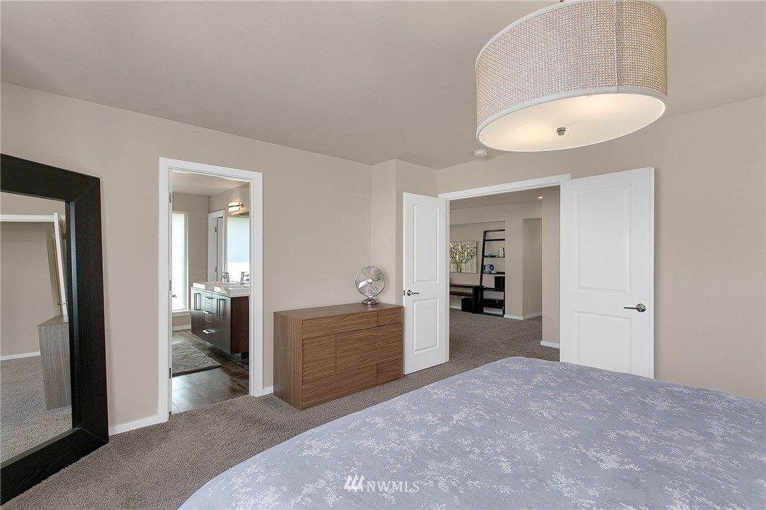 3824 Northeast 23rd Place Renton, WA 98056 - Photo 13 of 22