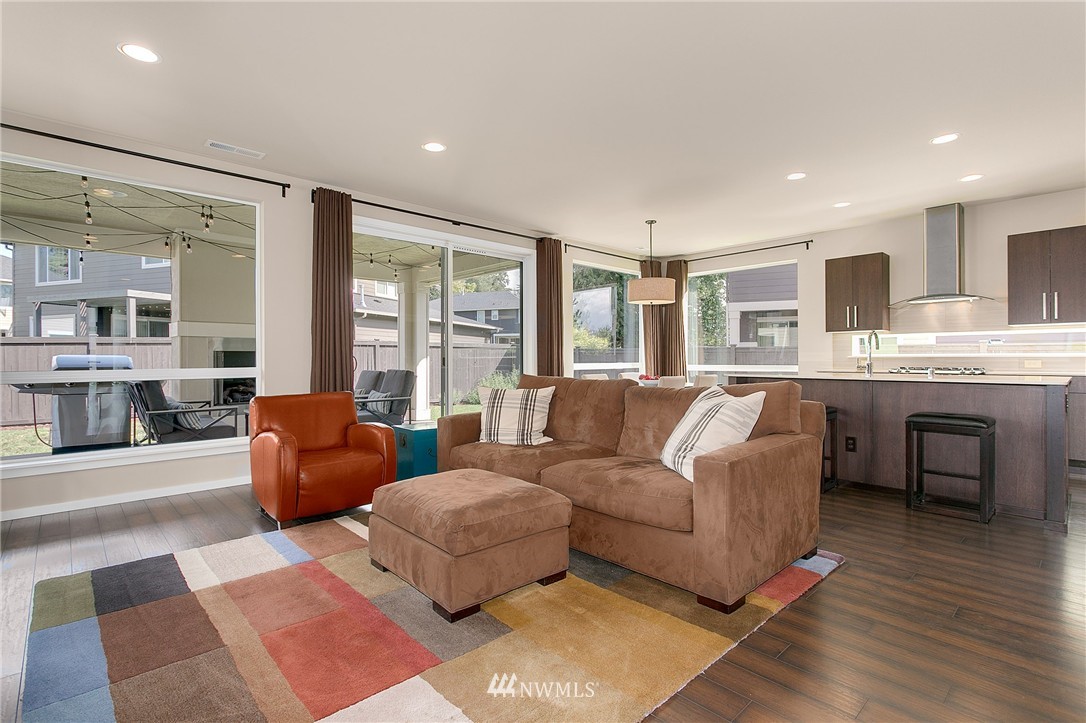 3824 Northeast 23rd Place Renton, WA 98056 - Photo 3 of 22
