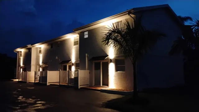 a view of back yard of the house