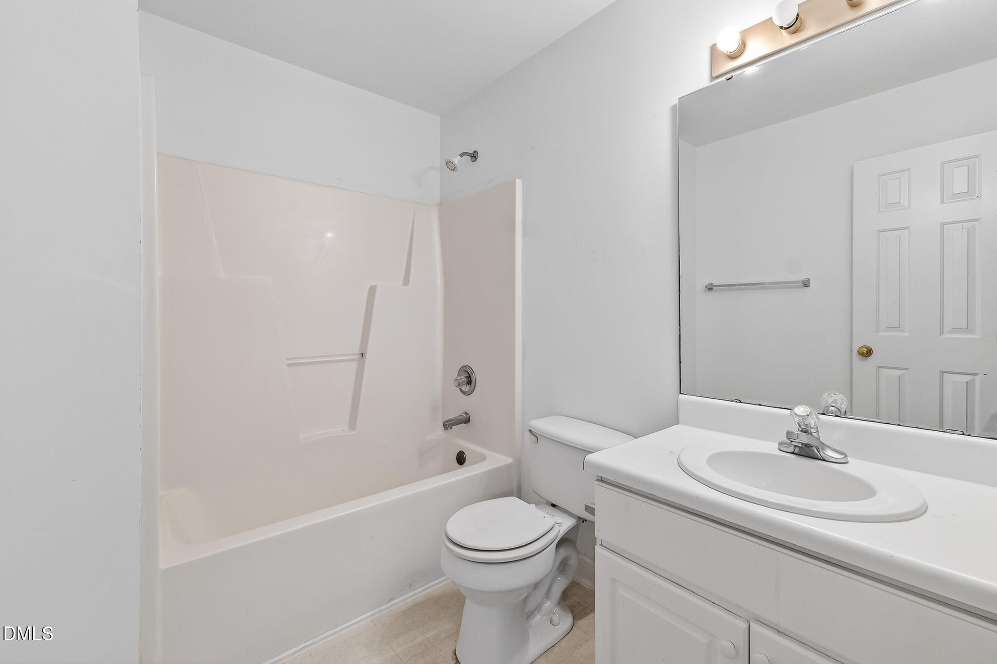1237 Swingline Way Raleigh, NC 27610 - Photo 5 of 39 6-web-or-mls-DSC04171