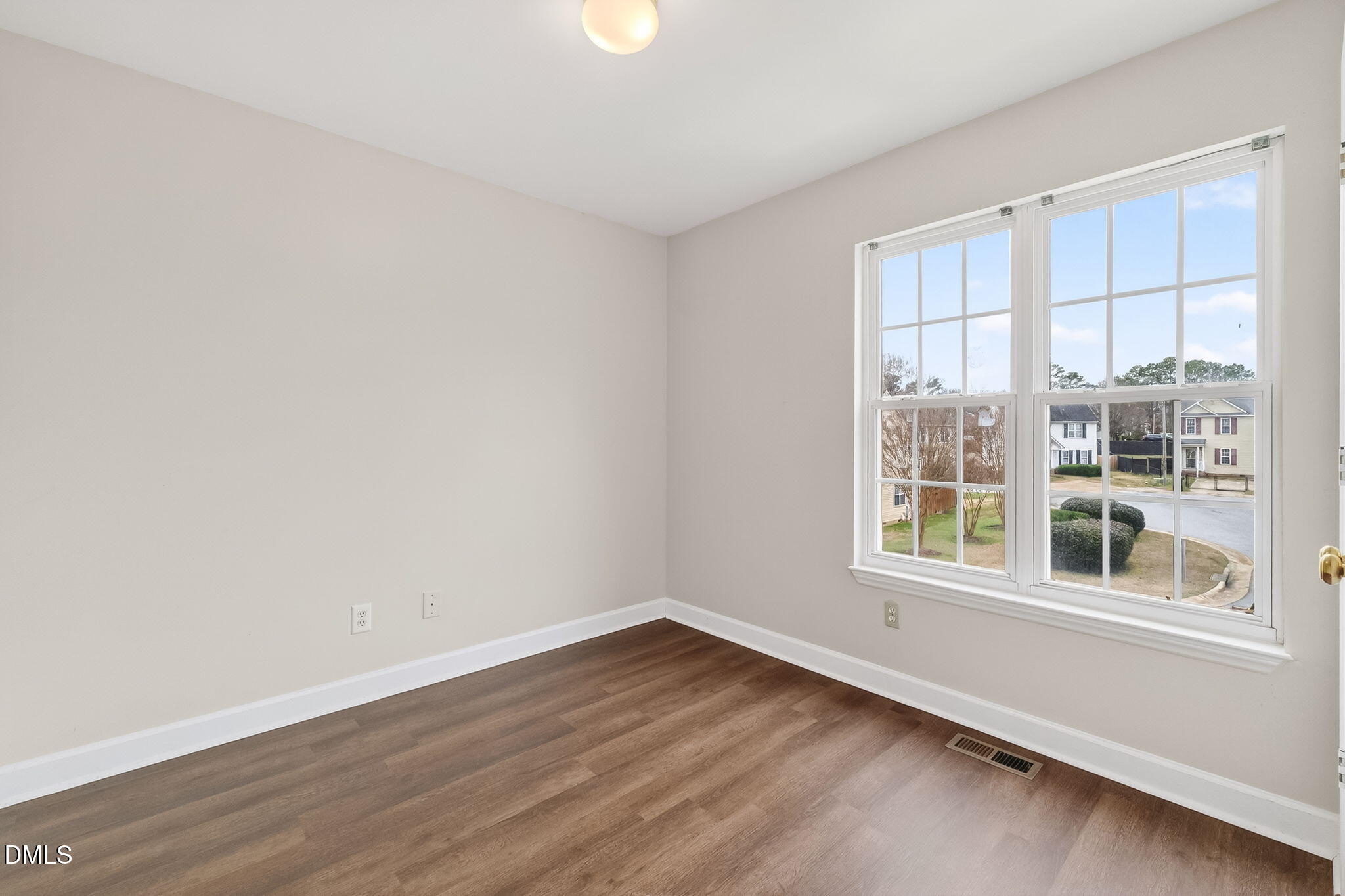 1237 Swingline Way Raleigh, NC 27610 - Photo 10 of 39 11-web-or-mls-DSC04196