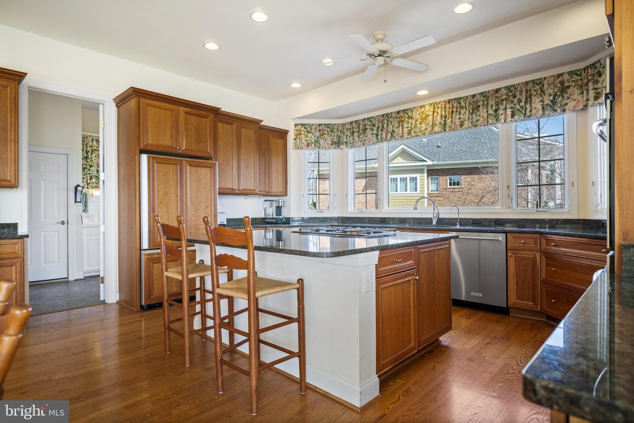 8514 Link Hills Loop Gainesville, VA 20155 - Photo 16 of 65 5 Burner Monogram Cooktop, telescopic downdraft