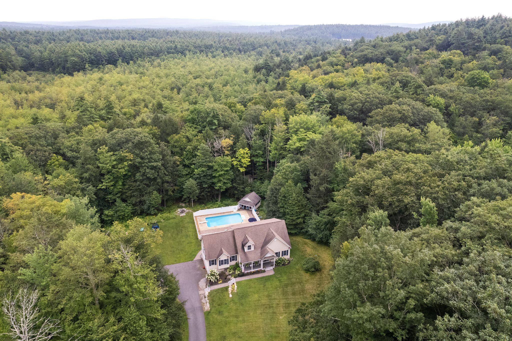 476 Concord Stage Road Weare, NH 03281 - Photo 1 of 39 Gallery Image 1